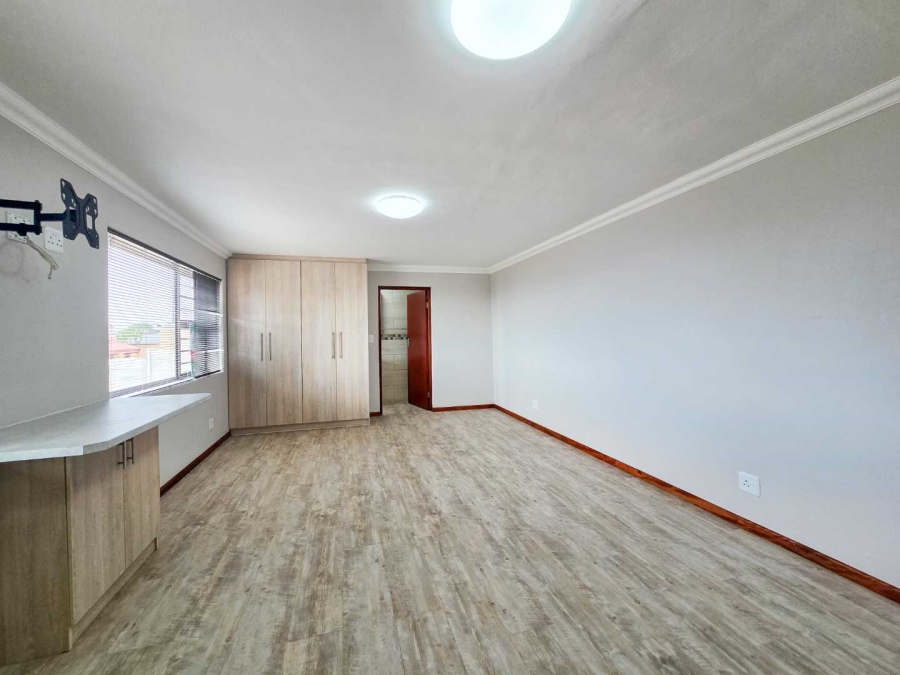 5 Bedroom Property for Sale in Jongensfontein Western Cape